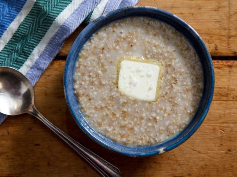 Pinhead Oatmeal Recipes, Scottish Porridge, Scottish Oatmeal, Winter Breakfast, Easy Overnight Oats, Brown Sugar Recipes, Breakfast Porridge, Scottish Style, Toasted Oats