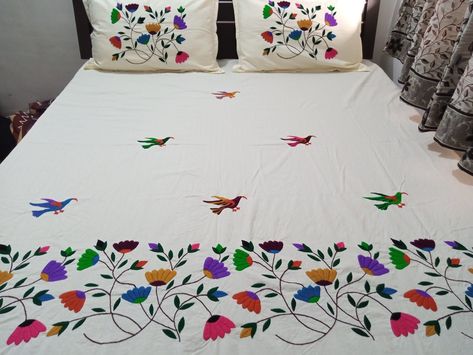 Bed Chadar Design Hand Work, Fabric Painting On Bedsheet, Hand Embroidery Bedsheet Designs, Bedsheet Painting Designs, Bedsheets Designs, Bedsheet Design, Bed Sheet Painting Design, Work Bed, Bed Cover Design