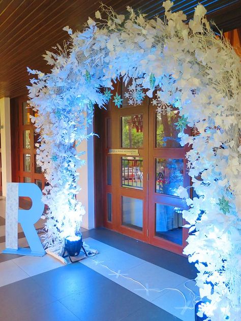 Winter Wonderland Entrance, Quinceanera Winter Wonderland, Winter Wonderland Ball, Wonderland Wedding Decorations, Sweet 16 Winter Wonderland, Sweet 16 Winter, Winter Wonderland Wedding Theme, Winter Wonderland Party Theme, Wonderland Sweet 16