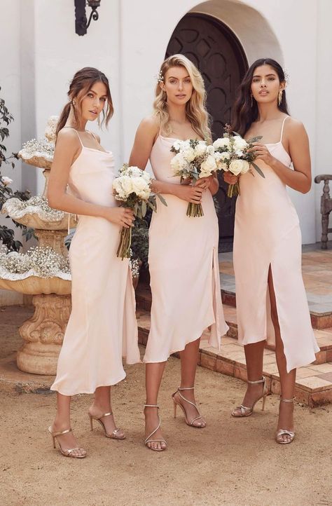 7c4ede33a62160a19586f6e26eaefacfdesc51188719ri Beach Bridesmaids, Tea Length Bridesmaid Dresses, Beach Bridesmaid Dresses, Bridesmaid Dresses Uk, Midi Bridesmaid Dress, Robes D'occasion, Cheap Bridesmaid, Cheap Bridesmaid Dresses, Short Bridesmaid Dresses