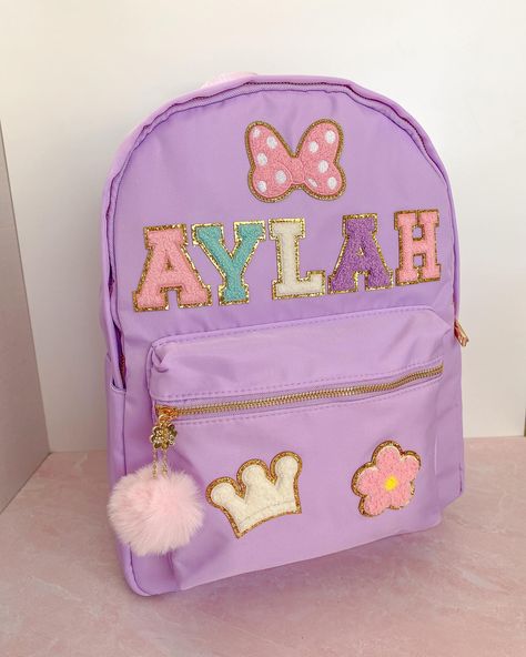 Something about multicolored letters that just make a backpack pop! ✨🤩 #kidsbackpacks #kidsstyle #kidfashion #backtoschool #custombackpack #personalizedbackpack #firstdayofschool #preppystyle Backpack With Patches, Make A Backpack, Backpacks For Kids, Cute Diaper Bags, Backpack Fits, Personalized Backpack Kids, Daycare School, Diy Denim Jacket, Chenille Patches