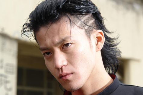 Live Action Genji Hairstyle, Genji Crows Zero, Shun Oguri, Crows Zero, Athletic Hairstyles, Mens Cuts, Mullet Hairstyle, Long Hair Styles Men, Grow Hair