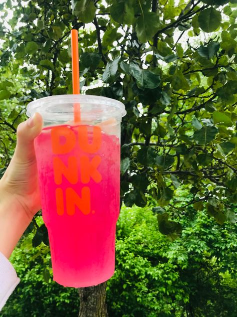 This yummy new refresher tastes like their Strawberry Dragonfruit refresher with a combonation of lemonade flavor! Follow for more pins like this! 🍩☕️ @DunkinDonuts Dunkin Donuts Refreshers, Strawberry Refresher Dunkin, Dunkin Strawberry Dragonfruit Refresher, Strawberry Dragonfruit Refresher, Alma Core, Dunkin Refreshers, Dragon Fruit Lemonade Starbucks, Blended Dragonfruit Starbucks, Starbucks Pink Dragon Fruit Drink