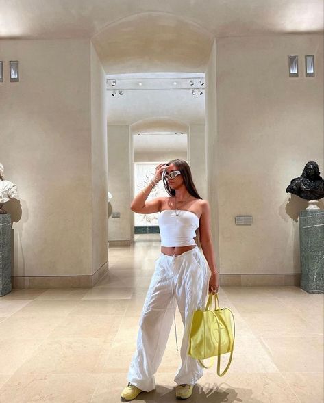 Streetwear Fashion Hot Weather, Fashion Killa Classy, All White Outfit Ideas, White Outfit Ideas, All White Party Outfits, White Party Outfit, Holiday Outfits Summer, Clueless Fashion, Party Outfit Ideas