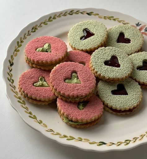 Linzer Tart, Honey And Warm Water, Linzer Cookies, Nigella Seeds, Freeze Dried Strawberries, Holiday Menus, Fruity Pebbles, Dried Strawberries, Bean Paste