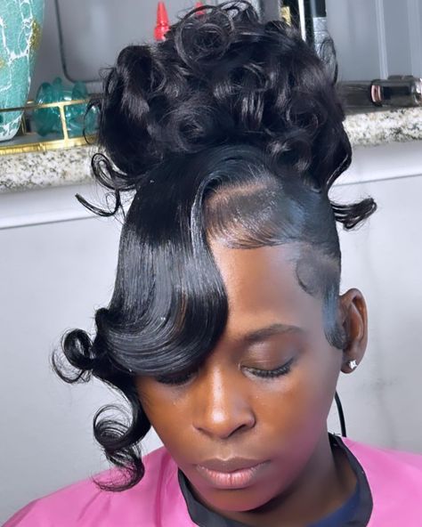 Pins-ups just hit different 😩😍 #pinupstyle #pinup #pony #ponytail | Instagram Exotic Hair Color, Long Ponytail Hairstyles, Bride Hairstyles Updo, Curly Hair Pieces, Black Hair Updo Hairstyles, Weave Ponytail Hairstyles, Sleek Ponytail Hairstyles, Hat Jewelry, Big Box Braids Hairstyles