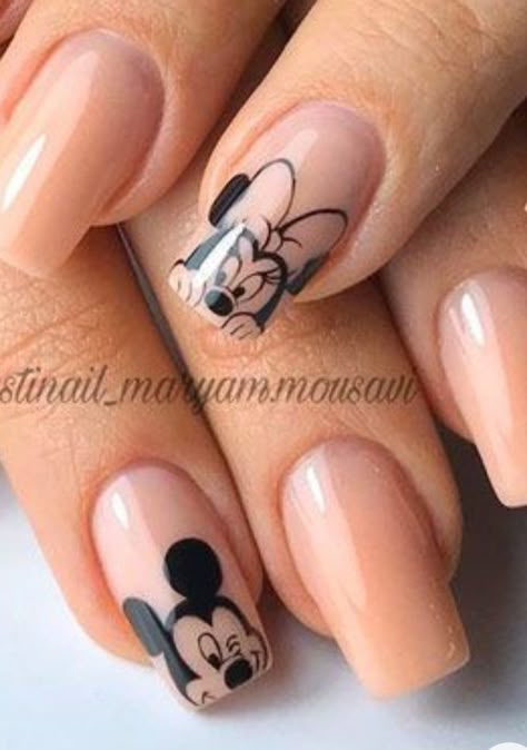 Mini Maus Nails, Minnie And Mickey Mouse Nails, Miney Mouse Nails, Miki Maus Nails, Nail Designs Disney, Pluto Nails Disney, Nails Mickey Mouse, Nail Art Mickey Mouse, Nail Miki Maus