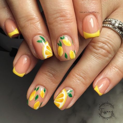 Lemon love 🍋 Using the MPA palette from @haenails #gelart #nailswag #nailsnailsnails #nailinspiration #nailart #nailaddict #naildesigns #nailideas #gelnails #naturalnails #naildesign #nails2inspire #nailsofinstagram Orange And Lemon Nails, Sorrento Nails, Lemon Nails Art, Italian Nails Designs Italy, Fruit Themed Nails, Italy Inspired Nails, Lemon Nails Designs, Lemon Nail Art, Italy Nails