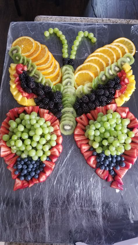 Easter Fruit And Cheese Platter, Fairy Fruit Platter, Owl Fruit Platter, Bumble Bee Fruit Tray, Summer Fruit Platter Ideas, Fruit Plates Ideas Presentation, Easter Fruit Platter, Butterfly Fruit Platter, Butterfly Fruit Tray