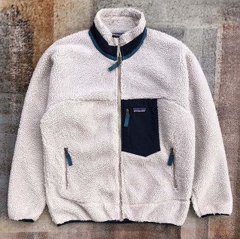 Patagonia Mens Classic Retro-X Fleece Jacket in White Summer Jacket Men, Patagonia Fleece Jacket, Patagonia Fleece, Men's Outerwear, Summer Jacket, White And Red, Mens Outerwear, Christmas Wishlist, Fleece Jacket