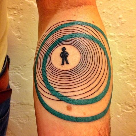 Tattoo of the original cover of Madeleine L'Engle's 1963 YA novel "A Wrinkle in Time" (via IG—lucytalkstotrees) #tesseract #madeleinelengle #awrinkleintime #movie A Wrinkle In Time Tattoo, Wrinkle In Time Tattoo, Wrinkle In Time Art, A Wrinkle In Time Art, A Wrinkle In Time Quotes, Tesseract Tattoo, In Time Tattoo, A Wrinkle In Time Movie, Wrinkle In Time