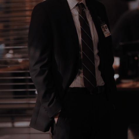 Seeley Booth Aesthetic, Bones Show Aesthetic, Bones Tv Show Aesthetic Wallpaper, Bones Tv Show Aesthetic, You Aesthetic Tv Show, Bones Season 1, Bones Tv Show Booth And Brennan, Bones Tv Show Hodgins, Seeley Booth