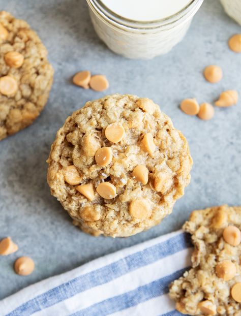 The combination of chewy oatmeal and butterscotch chips in these Oatmeal Scotchies is one of my favorites. These cookies are loaded with flavors of cinnamon, brown sugar, in a soft and chewy cookie, with nice crispy edges. Butterscotch Cookies Recipes, Butterscotch Chip Cookies, Oatmeal Scotchies, Oatmeal Butterscotch Cookies, Butterscotch Cookies, Best Christmas Desserts, Cracker Cookies, Cinnamon Brown, Peppermint Cookies