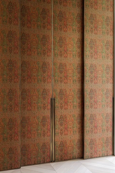 London Apartment Fabric Wardrobe, Floral Wallpaper Nursery, Playroom Wallpaper, Wallpaper Door, Contemporary Staircase, Bedroom Wall Paint, Wallpaper Walls Decor, London Apartment, Furniture Details