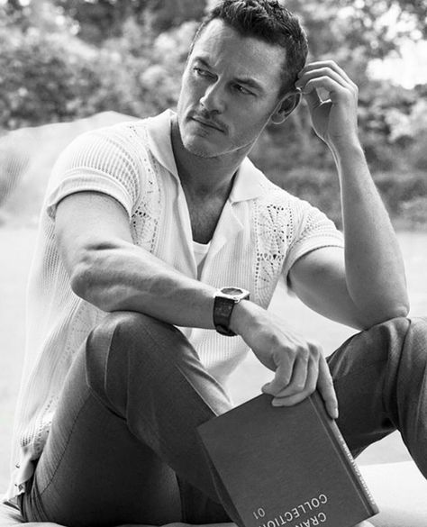 Luke Evans Luke Evans Black And White, Luke Evans Actor, Luke Evans, Black And White Portraits, Sandbox, Man Alive, Happy Weekend, Bob Marley, Photoshoot Poses