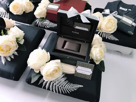 Dulang Hantaran Ideas, Kad Jemputan, Dekor Lamaran, Hantaran Ideas, Hantaran Kahwin, Dulang Hantaran, Gothic Wedding Theme, Wedding Gift Hampers, Gift Tray