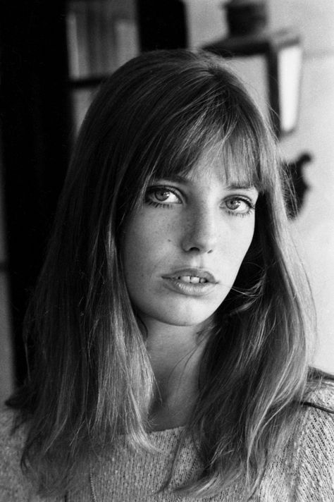 Jane Birkin Long Hair, Fringes Aesthetic, French New Wave Aesthetic, Jane Birkin Hair, Fringe French, Jane Birken, French Fringe, Jane Birkin Style, Francoise Hardy