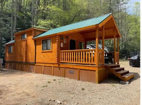 Experience A Zook Cabin | Try Before You Buy! | 2024 Prefab Log Homes, Prefab Log Cabins, Modular Log Homes, Log Cabin Modern, Modular Log Cabin, Luxury Mobile Homes, Prefabricated Cabins, Log Cabin Exterior, Timber Frame Porch