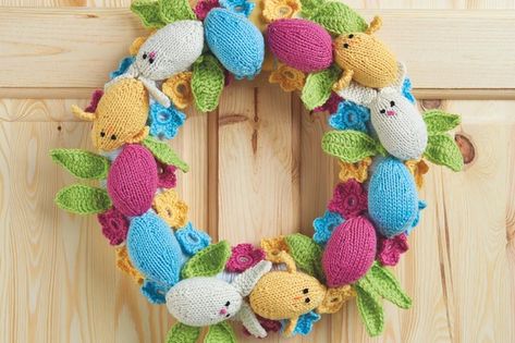 Knitted easter crafts