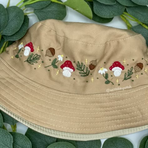 Bucket Hat Embroidery Ideas, Cap Embroidery Ideas, Bucket Hat Inspo, Embroidered Hats Ideas, Bucket Hat Embroidery, Mushroom Bucket Hat, Cottagecore Embroidery, Embroidery Jeans Diy, Jean Rose