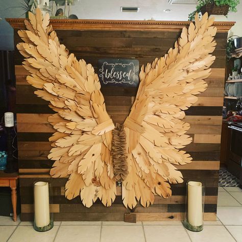 Wooden Angel Wings Diy, Driftwood Angel Wings, Wings Selfie Point, Paper Wings Diy, Diy Angel Wings Wall, Wooden Wings, Wood Angel Wings, Wooden Angel Wings, Wings Diy