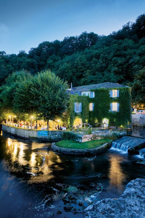 What to do in Dordogne, France Dordogne River, Dordogne France, In The Town, Travel Memories, France Travel, Holiday Destinations, Hotel Restaurant, Nice View, Beautiful Images