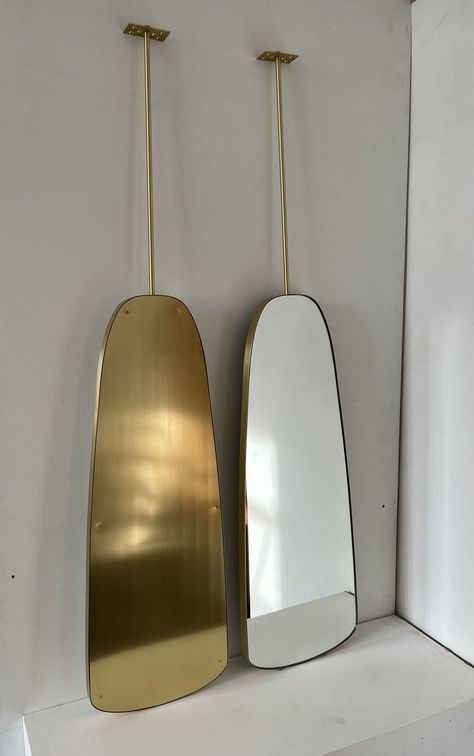 Bespoke suspended mirror with brushed brass frame and backing #bespokemirror #brushedbrassframe #brassframe #suspendedmirror Suspended Mirror, Organic Shapes Art, Art Deco Mirror, Brass Mirror, Window Mirror, Ceiling Hanging, Shape Art, Round Mirror, Hanging Mirror