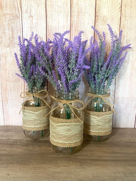 Lavender Wedding Centerpieces, Mason Jar Sleeve, Backyard Wedding Favors, Simple Table Decor, Rustic Chic Wedding Decor, Jar Centerpiece Wedding, Lavender Bouquets, Lace Mason Jars, Lavender Wedding Flowers