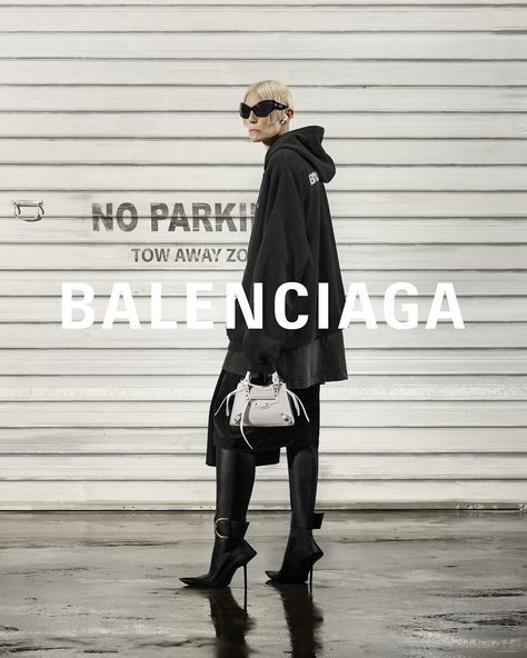 Balenciaga Aesthetic, Balenciaga Runway, Balenciaga Style, Genderless Fashion, Brand Campaign, Ad Campaigns, Fashion Advertising, Clothing Logo, Professional Fashion