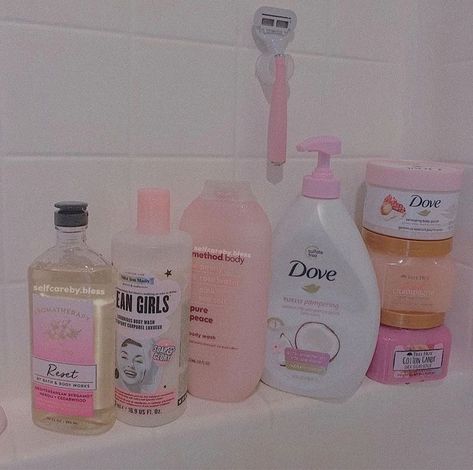 𝗗𝗺 𝗳𝗼𝗿 𝗽𝗿𝗼𝗺𝗼 on Instagram: “All pink hygiene products 💕 - - #explore #skincare #skincareroutine #likesforlike #follow4followback #skincareproducts #skincaretips…” Body Hygiene, Shower Skin Care, Beauty Tips For Glowing Skin, Body Smells, Body Washes, Smell Goods, Hygiene Products, Body Hacks, Bath And Body Care