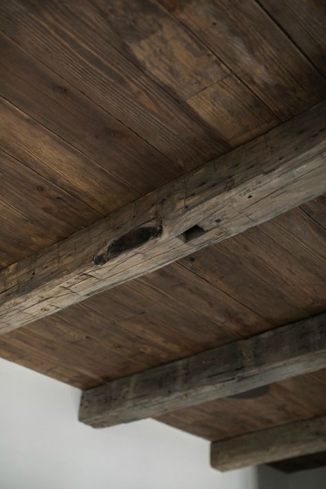 French Paint Colors, Barn Wood Ceiling, Decorative Ceiling Panels, Reclaimed Wood Ceiling, Wood Plank Ceiling, Ceiling Options, Wooden Ceiling Design, Metal Barn Homes, Ceiling Design Ideas