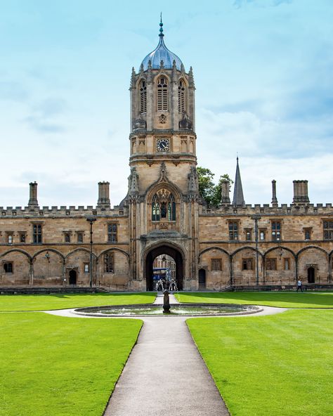 Christ Church Oxford, Oxford Town, University In England, Oxford College, Adventure Landscape, Oxford England, Uk Universities, New College, Lovers Day