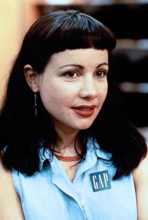 Janeane Garofalo Botox Janeane Garofalo Reality Bites, Janeane Garofalo 90s, Female Film Characters, Janeane Garofalo, 90s Style Icons, Film Characters, Reality Bites, Blonde Streaks, Baby Bangs