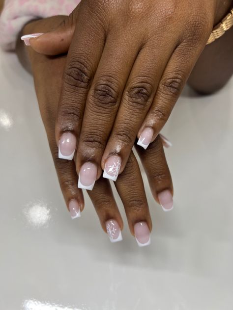 Short girly french tips with snowflake Christmas Nails Short French Tip, French Nails With Snowflake, Snowflake French Tip Nails, White French Tip, Cute Christmas Nails, Snowflake Nails, French Tip Nails, Almond Nails, Winter Nails