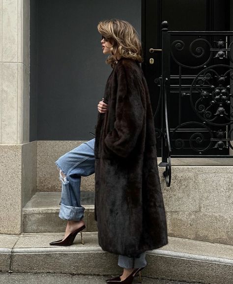 Faux Coat, Long Faux Fur Coat, Winter Streetwear, Luxury Winter, Long Overcoat, High Street Fashion, Elegant Chic, Moda Vintage, Coat Outfits