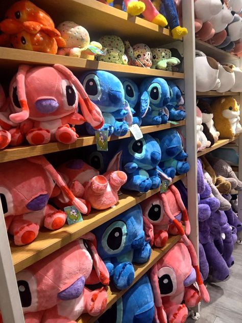 Chaotic Love, Celebrity Cartoon, Stitch Toys, Stitch Stuffed Animal, Toys Aesthetic, ليلو وستيتش, Italy Vibes, Stitch Toy, Cute Funny Pics