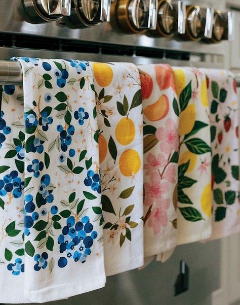 Brighten up your kitchen with our vibrant fruit-themed towel collection, perfect for adding a splash of color and fun to your culinary space. Each towel features playful designs inspired by your favorite fruits, bringing a fresh and lively touch to your daily routine. Made from high-quality materials, these towels are not only eye-catching but also highly absorbent and durable, making them a practical addition to any kitchen. Whether you're drying dishes or simply decorating, these towels are sure to make a cheerful statement. Fruit Kitchen, Tea Towel Gift, Strawberry Patch, Inspire Me Home Decor, Fruit Tea, Colorful Fruit, Tea Towel Set, Kitchen Towel Set, Towel Collection