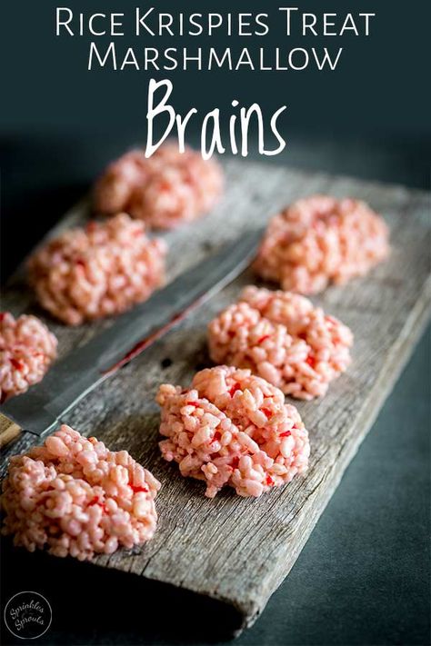 Everybody loves a rice krispies treat and these rice krispie marshmallow brains are a great no bake halloween treat. They are just perfect for kids! A great mix of gross and scary fun. Serve them up at your halloween parties or wrap them in cellophane and keep them for trick or treaters. Just don't forget to save one or two for the adults as I have found they love them too! #halloweenrecipe #halloweentreat #halloweenforkids #halloweenparties Bake Halloween, Rice Krispies Treat, Creepy Halloween Food, Dulces Halloween, Halloween Party Snacks, Fun Halloween Food, Trick Or Treaters, Halloween Appetizers, Halloween Baking