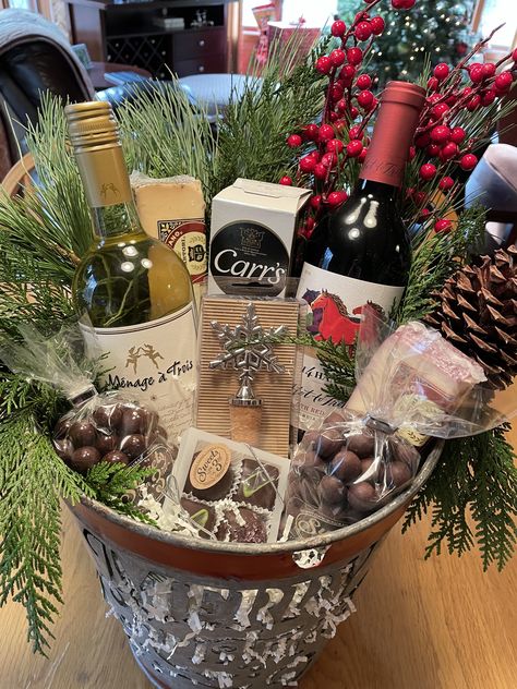 Gift Basket Ideas For Clients, Mulled Wine Gift Basket, Christmas Wine Basket Ideas, Baileys Gift Basket Ideas, Wine Christmas Gift Ideas, White Elephant Gift Basket Ideas, Wine Present Ideas, Wine And Chocolate Gift Basket, Hunting Gift Basket