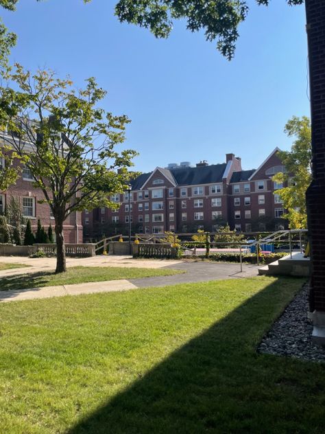 College Architecture, University Of New Hampshire, College Tour, College Aesthetic, Brick Architecture, College Campus, Historical Architecture, 2025 Vision, Cute Pics