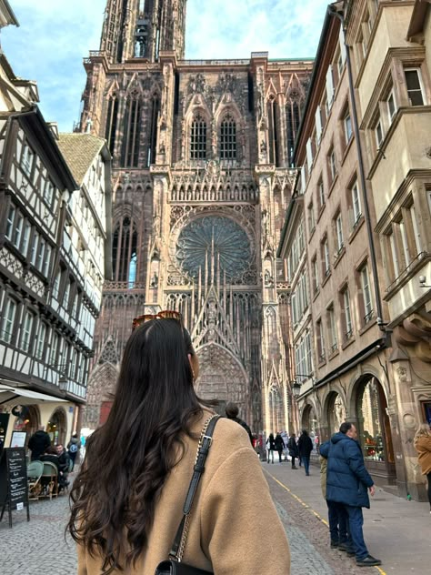 Europe Travel Pictures, Strasbourg Photo Ideas, Pictures To Take In Europe, Strasbourg France Aesthetic, Prague Aesthetic Outfit, France Winter Outfit, France Photo Ideas, Germany Photo Ideas, London Pictures Ideas