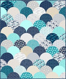 Quilt Inspiration: Free Pattern Day ! Beach and Ocean quilts Beach House Quilts, Beach Themed Quilts, Seascape Quilts, Clamshell Quilt, Themed Quilts, Coastal Quilts, Storm At Sea Quilt, Mermaid Quilt, Free Quilt Tutorials