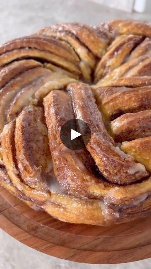 Crockpot Chicken Chili Recipes, Cinnamon Pull Apart Bread, Pastries Recipes Dessert, Babka Recipe, Cinnamon Butter, Sugar Syrup, Cinnamon Bread, Bread Recipes Sweet, Sweet Roll