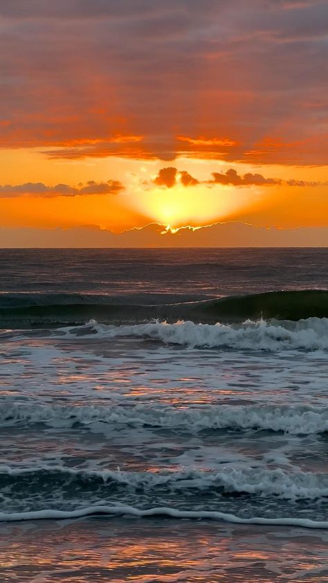 Crepuscular Rays, Cathy Kelley, Beautiful Scenery Photography, Pastel Sunset, Beautiful Ocean Pictures, Söt Katt, Ocean Pictures, Sunset Nature, Beautiful Locations Nature