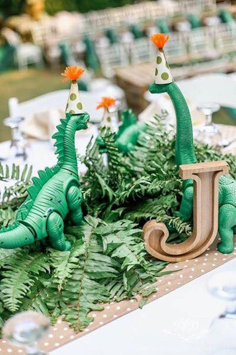 50 Roar-Worthy Dinosaur Party Ideas Your Kids Will Love 2 Dinosaur Centerpieces, Creative Birthday Party Ideas, 4de Verjaardag, Dinosaur Birthday Theme, Pallet Tables, Dinosaur Birthday Party Decorations, Dino Eggs, Dinosaur Themed Birthday Party, Dino Birthday Party