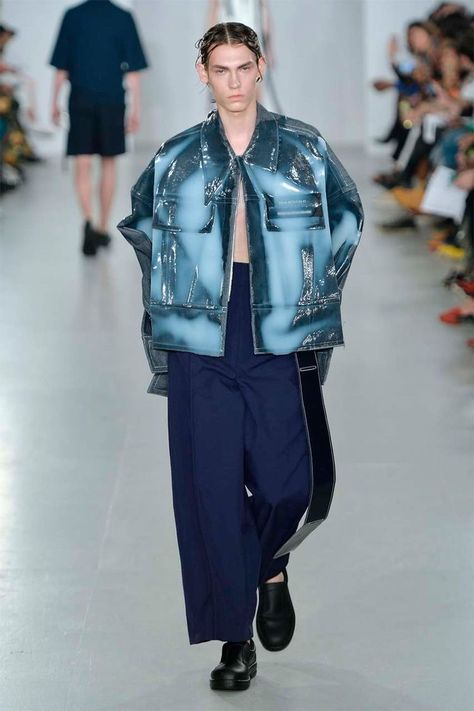 Ximon Lee, Cubism Fashion, Utility Wear, Menswear Runway, Fabric Inspiration, Acid Wash Denim, Male Fashion, Fashion Mens, Spring Summer 2017