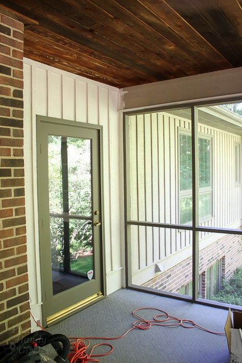 This Drab Screen Porch got a major Makeover with pops of Aqua and Green! Yummy Color! Screen Porch Paint Colors, Screened Porch Paint Ideas, Painted Screened In Porch, Wood Screened In Porch, Screened In Porch Paint Color Ideas, Screen Porch Color Ideas, Screen Door Color Ideas, Screened In Porch Paint Ideas, Screened In Porch Walls