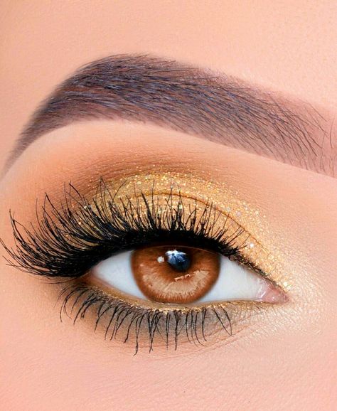 Quinceanera Makeup Yellow, Eye Makeup On Yellow Dress, Light Yellow Eye Makeup, Mustard Yellow Eye Makeup, Yellow Eye Shadow Looks, Prom Makeup For Brown Eyes Yellow Dress, Makeup To Go With Yellow Dress, Eyeshadow Looks Yellow, Yellow Prom Dress Makeup