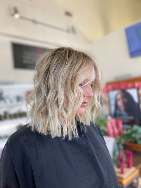 Short Blonde Hair Curled Styles, Beach Waved Bob, Beach Waves Lob, Beachy Blonde Bob, Curled Blonde Bob, Beach Wave Curls For Short Hair, Short Crimped Hair Waves, Short Beach Wave Hair, Short Hair Crimped Waves