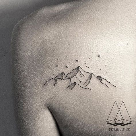 Berg Tattoo, Tattoo Mountain, Mountain Range Tattoo, Henne Tattoo, Petit Tattoo, Tattoo Trend, Handpoke Tattoo, Constellation Tattoos, Mountain Tattoo